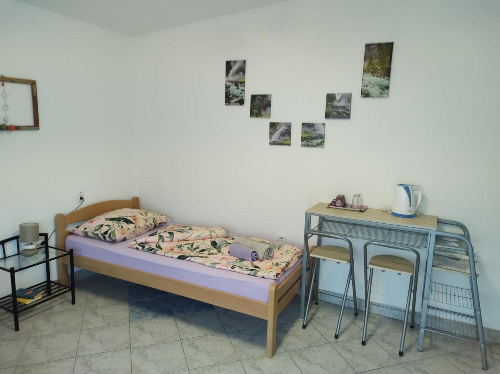 Apartment Ada Bed & Breakfast Gračac Quarto foto