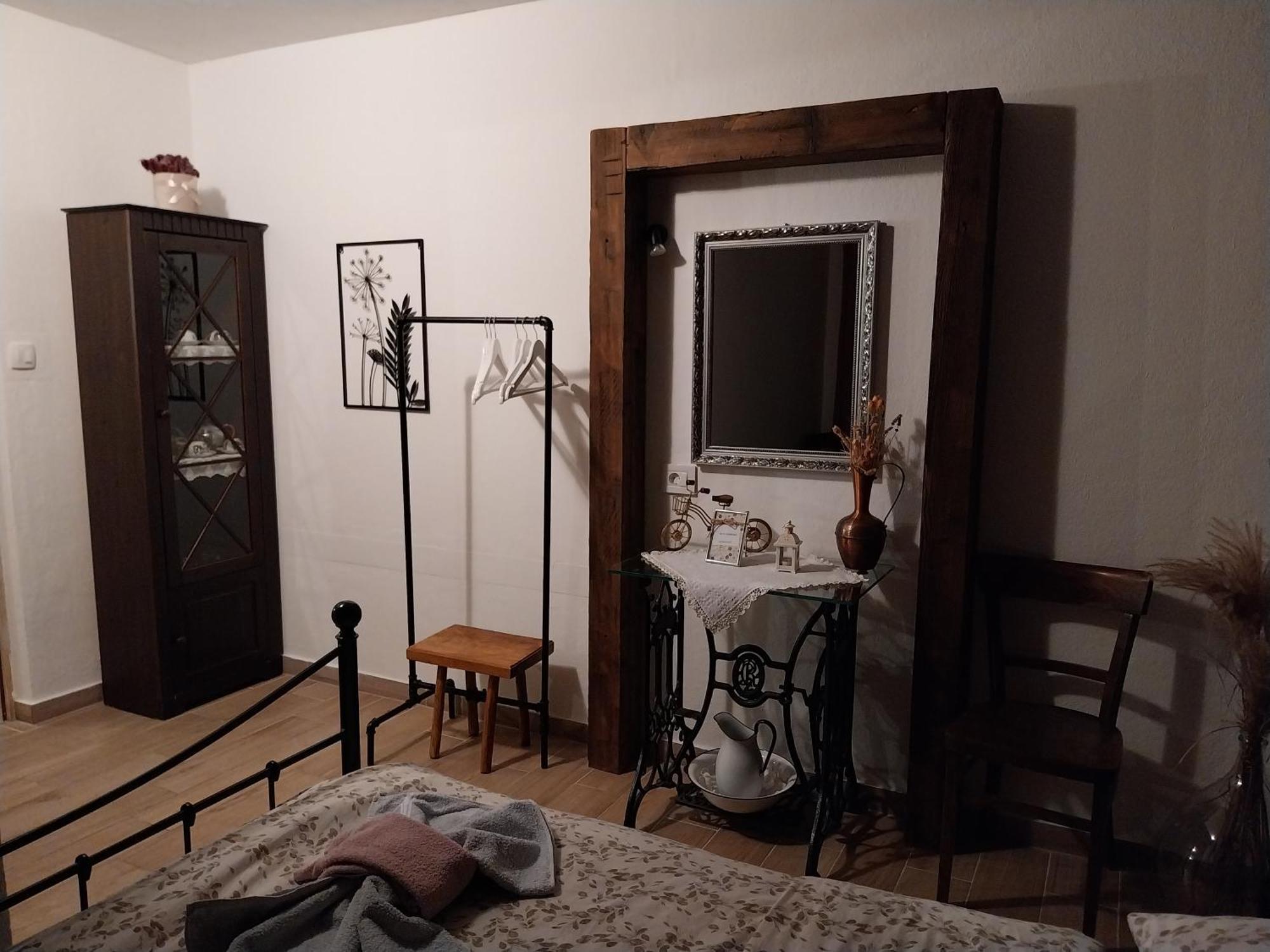 Apartment Ada Bed & Breakfast Gračac Quarto foto
